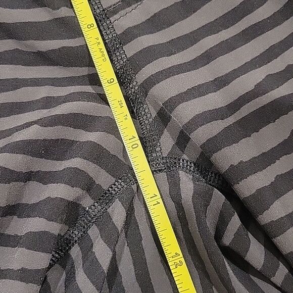Lululemon T.H.E. Short 11” Linerless Black Gray Stripe Mens, Size L - Picture 11 of 12